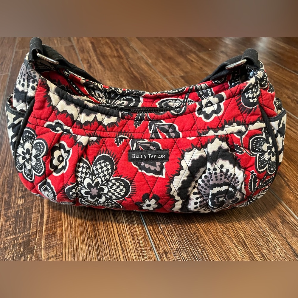 Bella Taylor baguette. Quilted. Black, white, red. Strap does not adjust. Cotton